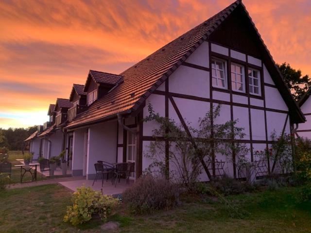 Landhotel Rosenhof Garni Am Plauer See Mit Ladesaeule Fuer E-Autos Quetzin Exteriör bild