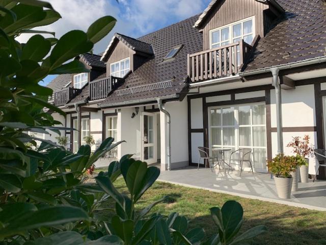 Landhotel Rosenhof Garni Am Plauer See Mit Ladesaeule Fuer E-Autos Quetzin Exteriör bild