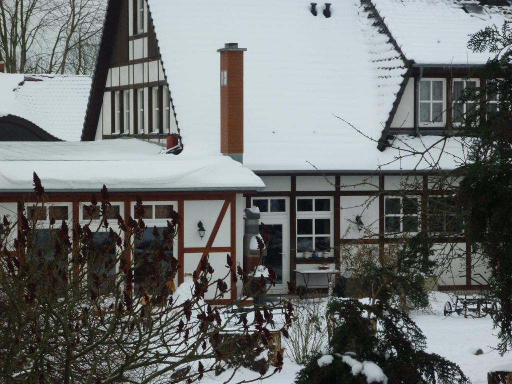 Landhotel Rosenhof Garni Am Plauer See Mit Ladesaeule Fuer E-Autos Quetzin Exteriör bild