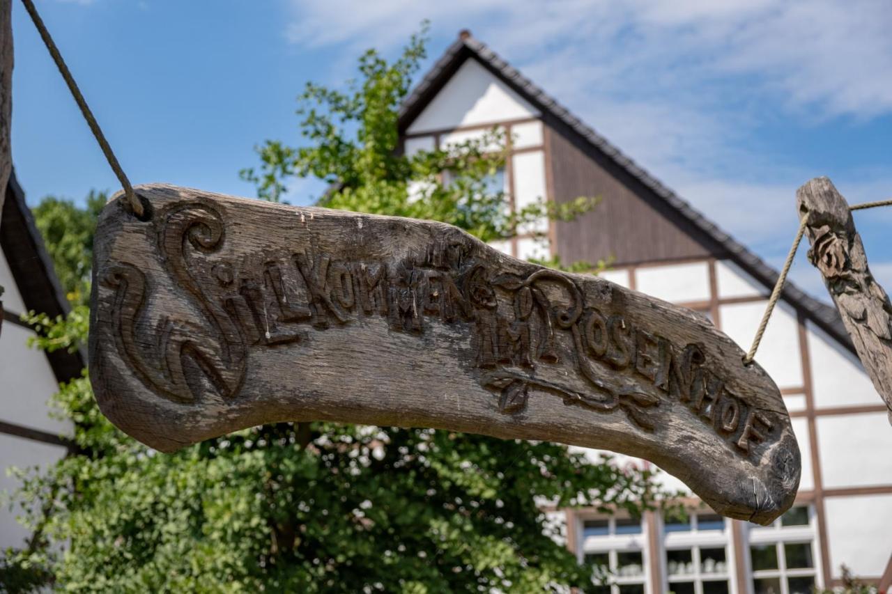 Landhotel Rosenhof Garni Am Plauer See Mit Ladesaeule Fuer E-Autos Quetzin Exteriör bild